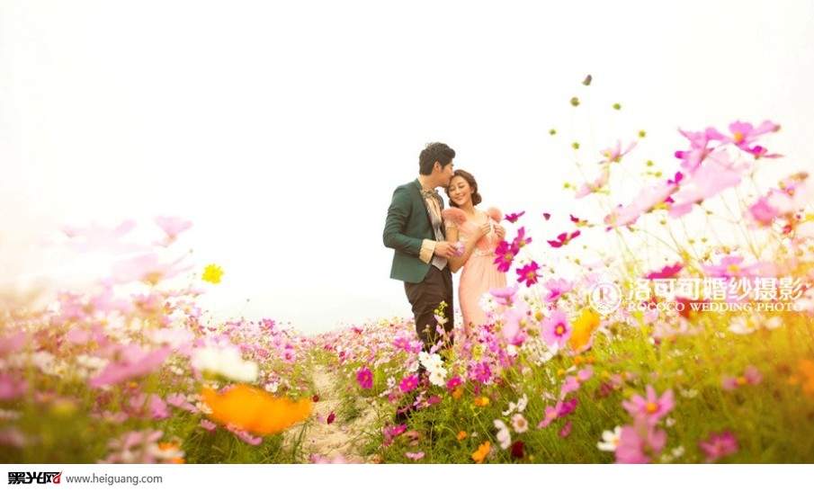 点击大图看下一张：花海 婚纱摄影