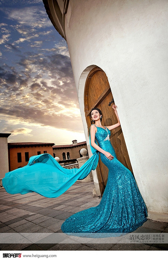 点击大图看下一张：格拉斯小镇 婚纱摄影