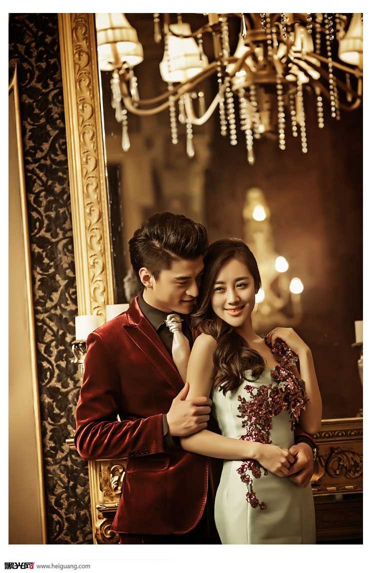 点击大图看下一张：金色光年 婚纱摄影