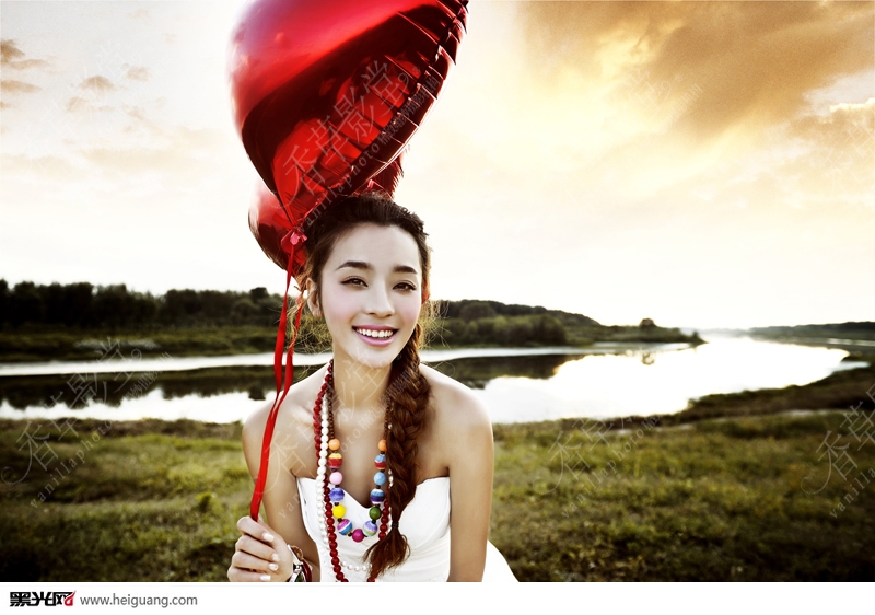 点击大图看下一张：一缕霞光 婚纱摄影