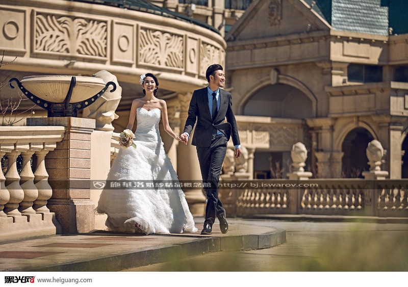 点击大图看下一张：普隆德拉古堡 婚纱摄影