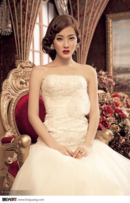 点击大图看下一张：锦绣烟雨画 婚纱摄影