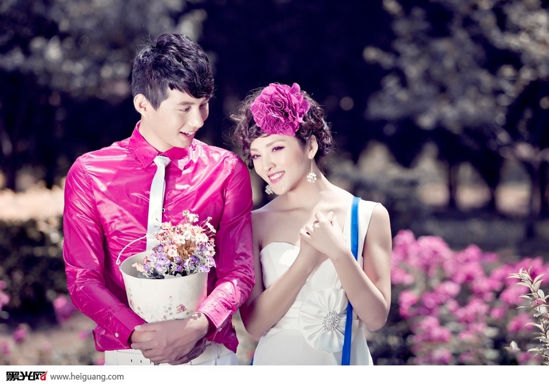 点击大图看下一张:梦幻花园 婚纱摄影