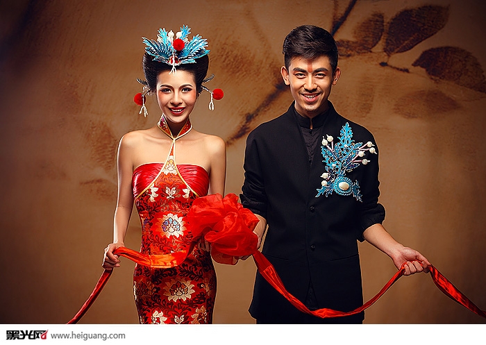 点击大图看下一张：金凤还巢 婚纱摄影