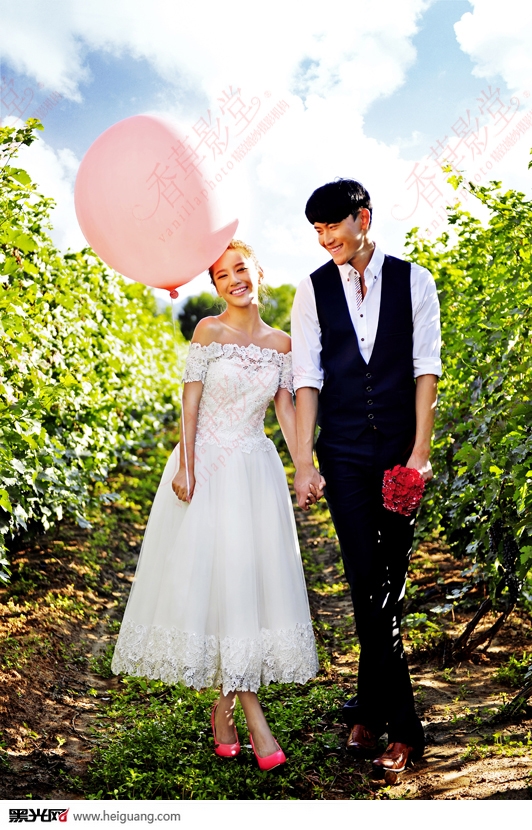 点击大图看下一张：粉白冰淇淋 婚纱摄影