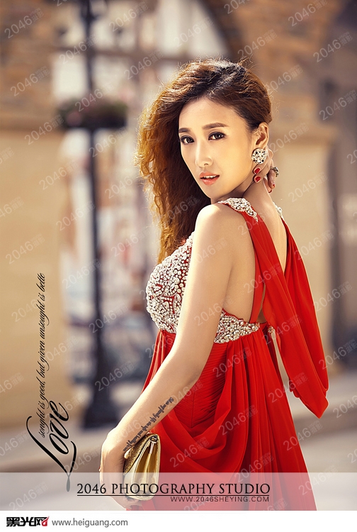 点击大图看下一张：格拉斯小镇 婚纱摄影