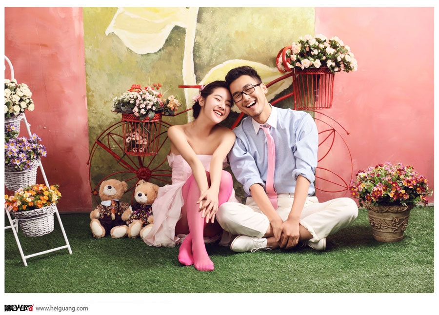 点击大图看下一张：我们的纪念日 婚纱摄影