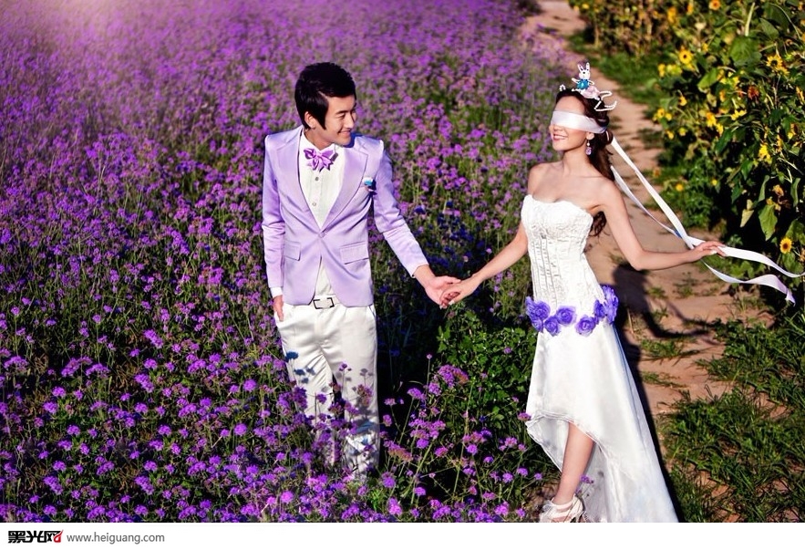 点击大图看下一张：倾情花海 婚纱摄影