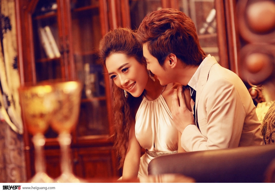 点击大图看下一张：依然很爱 婚纱摄影