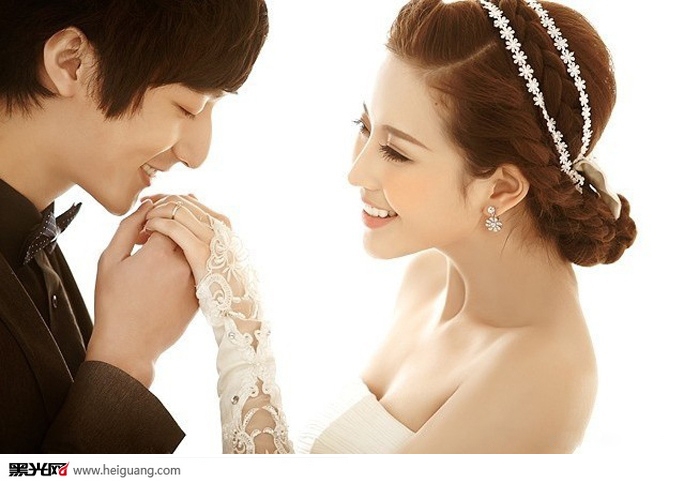 点击大图看下一张：一生爱恋 婚纱摄影