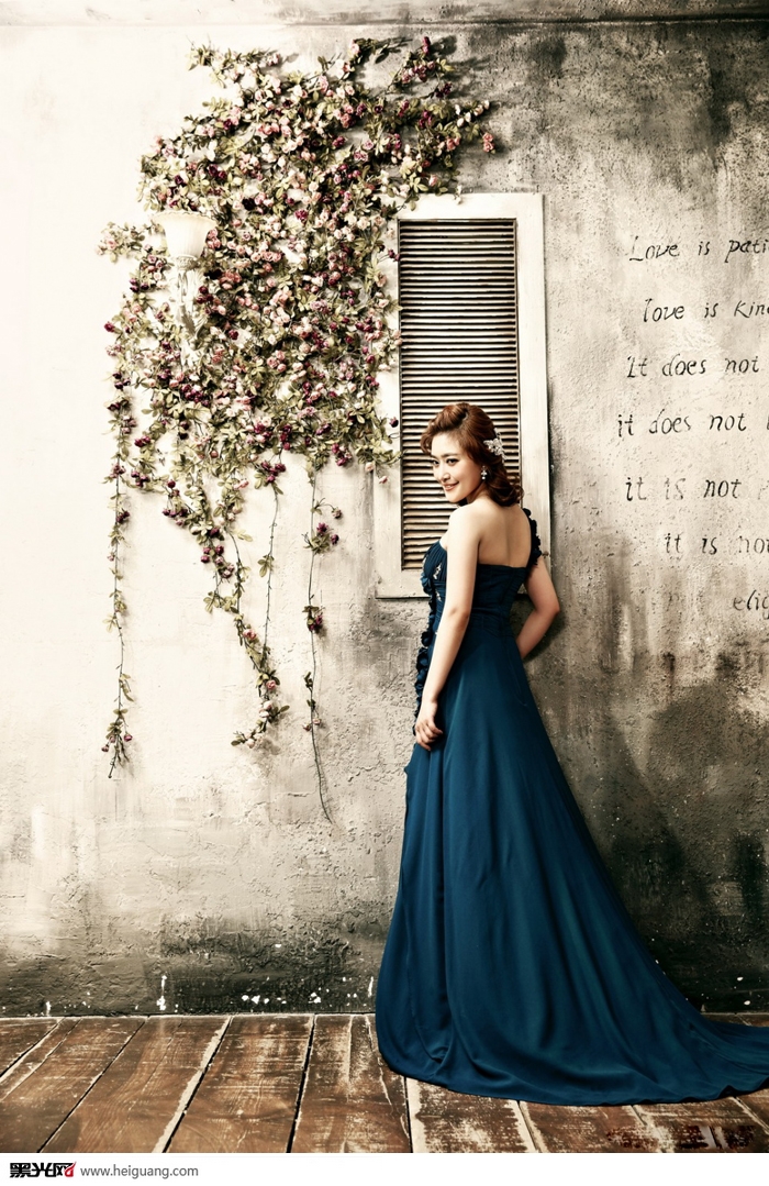 点击大图看下一张：蜜月林斯 婚纱摄影