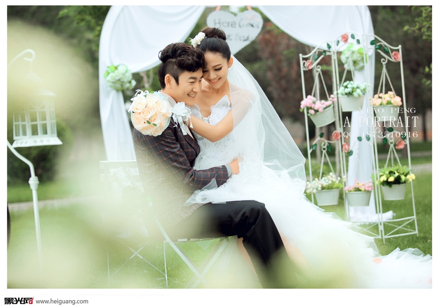 点击大图看下一张：浪漫婚礼 婚纱摄影