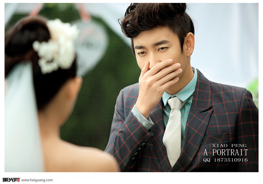 点击大图看下一张：浪漫婚礼 婚纱摄影