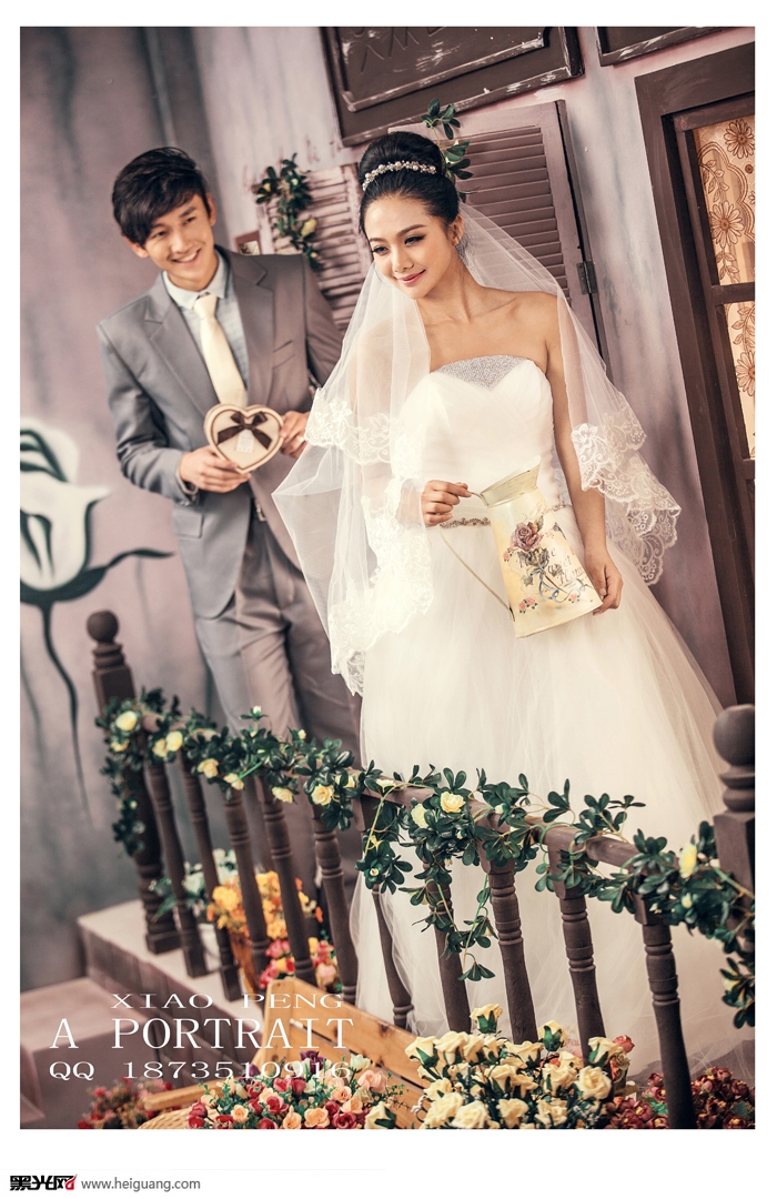 点击大图看下一张：秘密花园 婚纱摄影