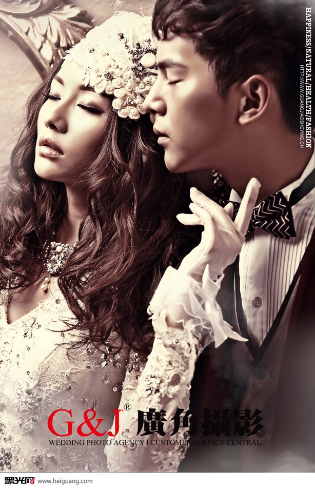 点击大图看下一张：浪漫白纱 婚纱摄影