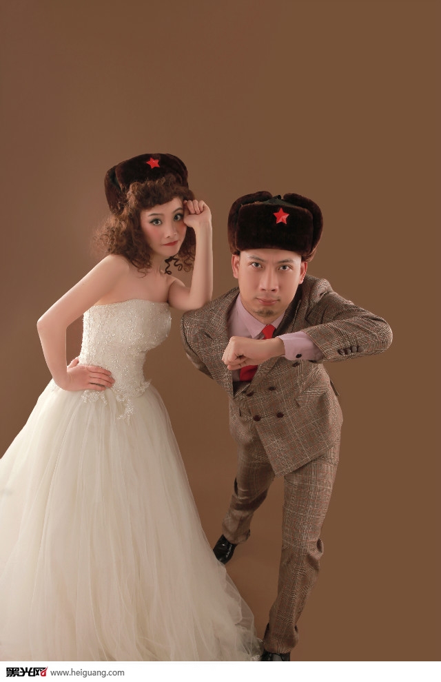 点击大图看下一张：搞怪婚纱照 婚纱摄影