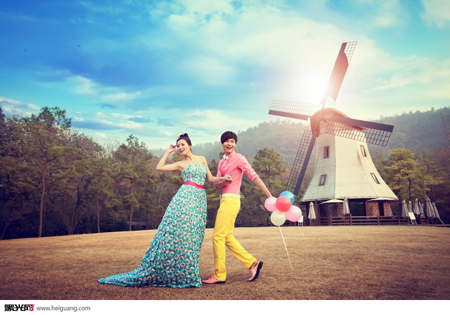 点击大图看下一张：风车恋人 婚纱摄影