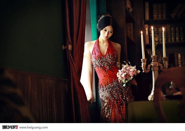 点击大图看下一张：情定圣加伦 婚纱摄影