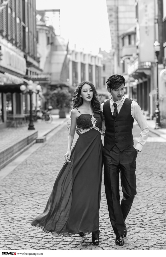 点击大图看下一张：Romantic French 婚纱摄影