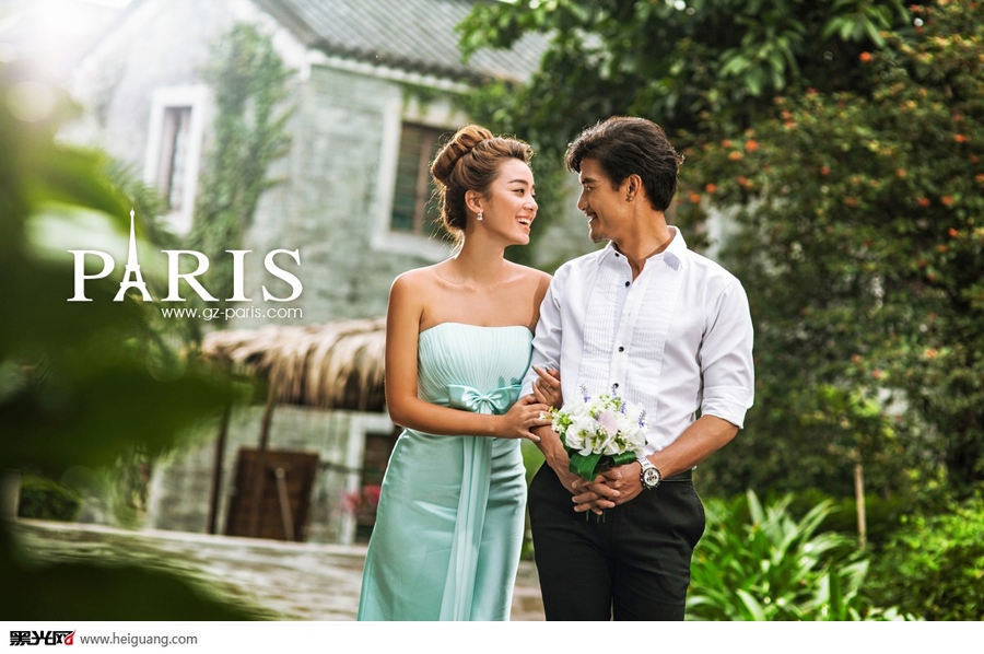 点击大图看下一张：神秘花园 婚纱摄影