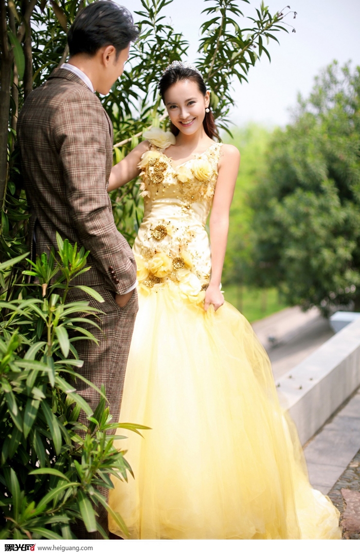 点击大图看下一张：爱恋 婚纱摄影