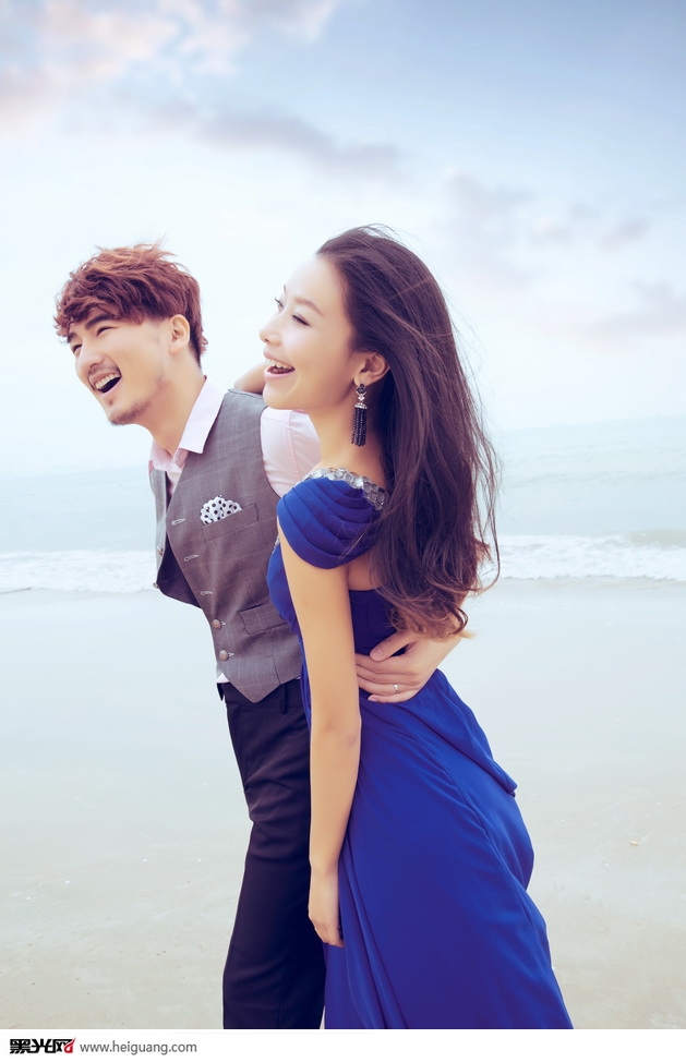 点击大图看下一张：克拉海岸 婚纱摄影