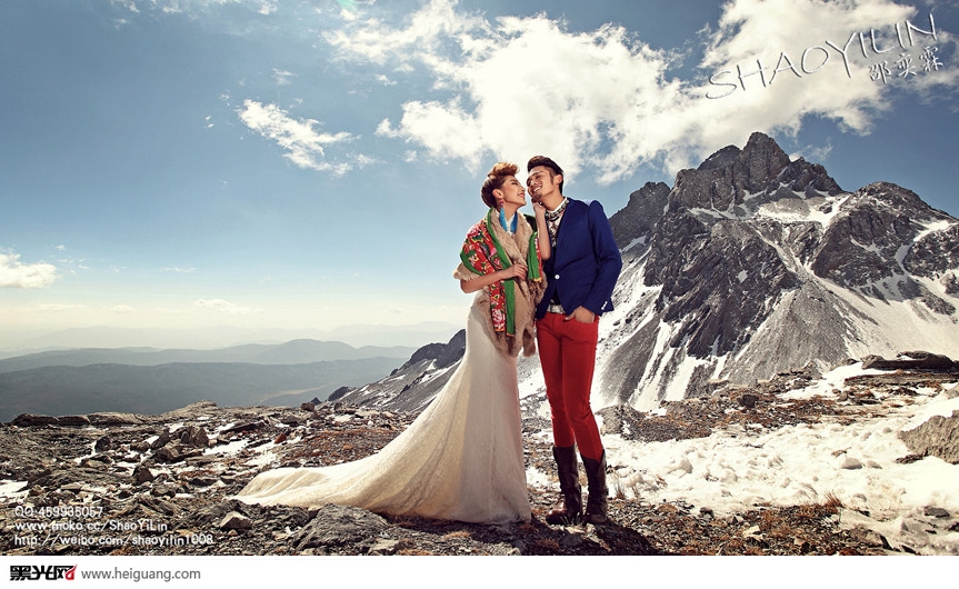 点击大图看下一张：雪山情 婚纱摄影