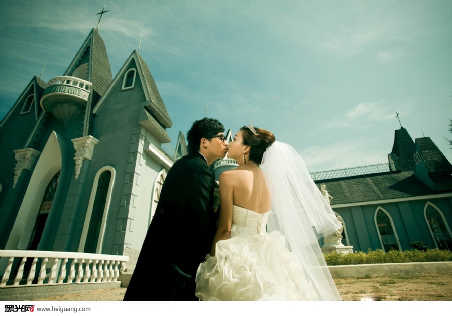 点击大图看下一张:幸福之约 婚纱摄影