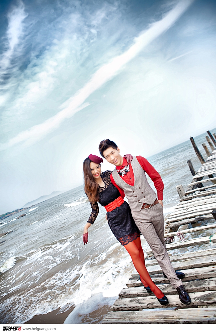 点击大图看下一张：海之恋 婚纱摄影