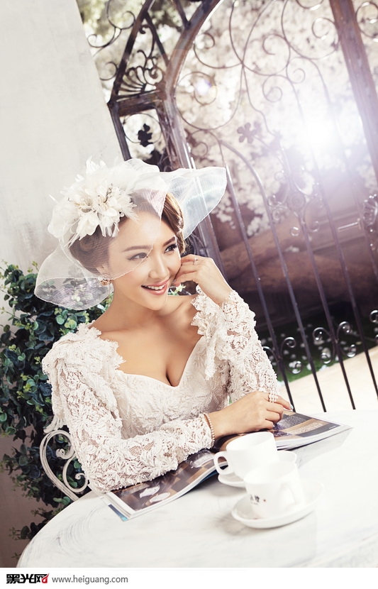 点击大图看下一张：浪漫午后 婚纱摄影