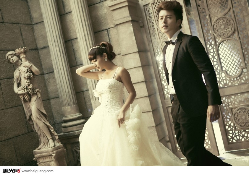 点击大图看下一张：筑梦国度 婚纱摄影