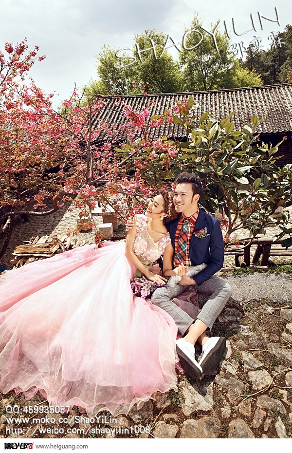 点击大图看下一张：闲暇时光 婚纱摄影