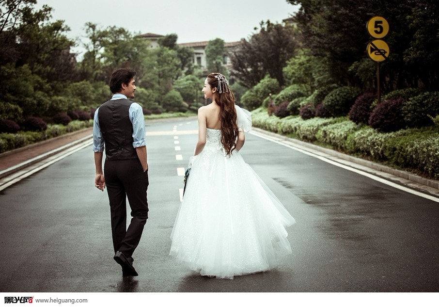 点击大图看下一张：梦中的婚礼 婚纱摄影