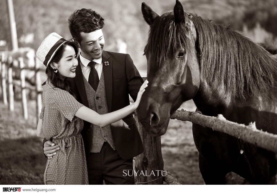 点击大图看下一张：两小无猜 婚纱摄影