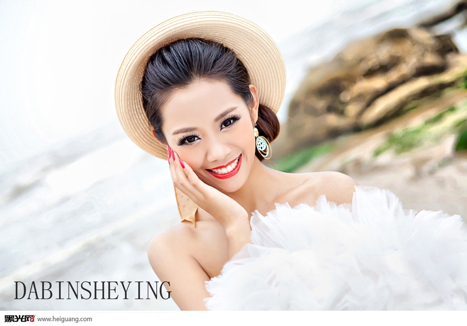 点击大图看下一张：婚礼进行时 婚纱摄影