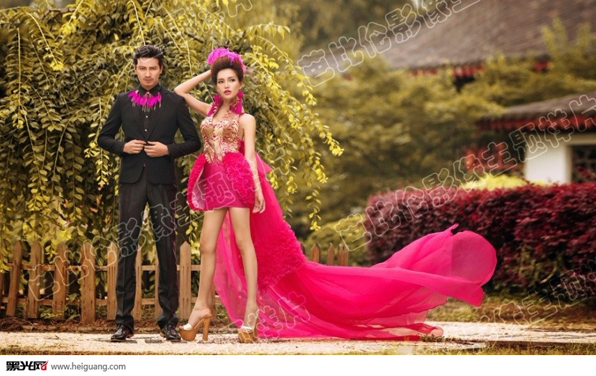 点击大图看下一张：霓裳逐影 婚纱摄影