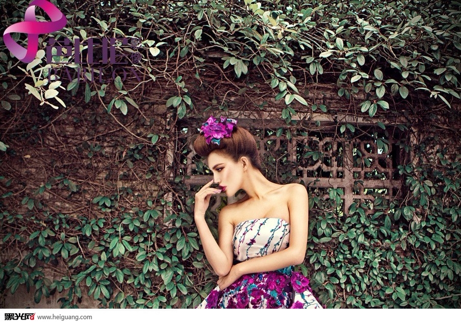 点击大图看下一张：时尚芭比伦 婚纱摄影