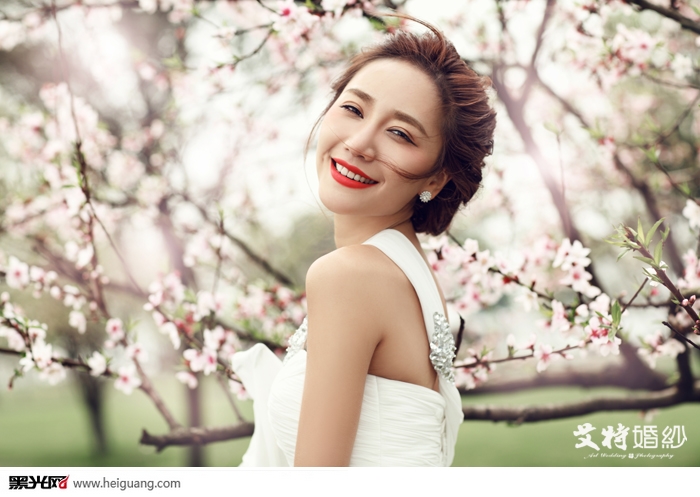 点击大图看下一张：春天的华尔兹 婚纱摄影