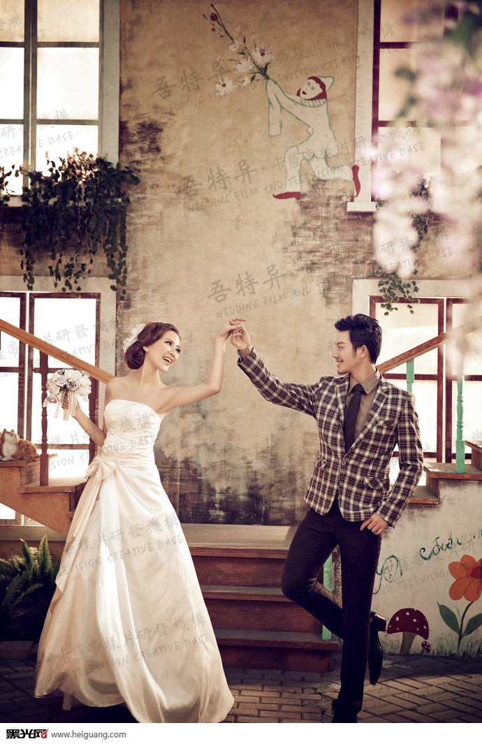 点击大图看下一张：优美的旋律 婚纱摄影