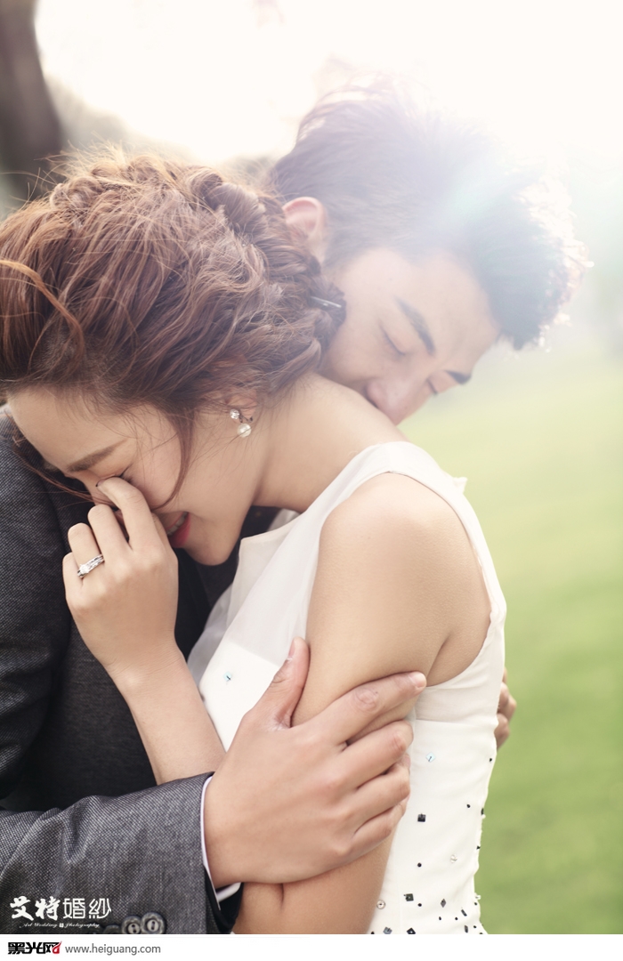点击大图看下一张：追逐之愉 婚纱摄影