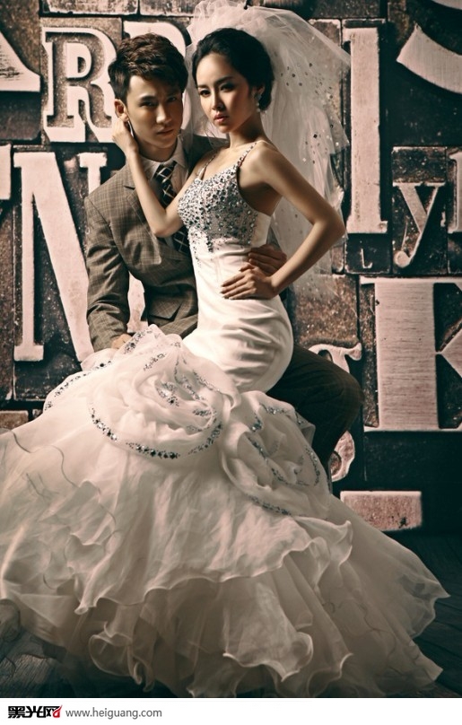 点击大图看下一张：时光字符 婚纱摄影