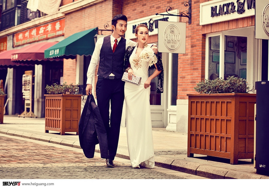 点击大图看下一张：那些年 婚纱摄影