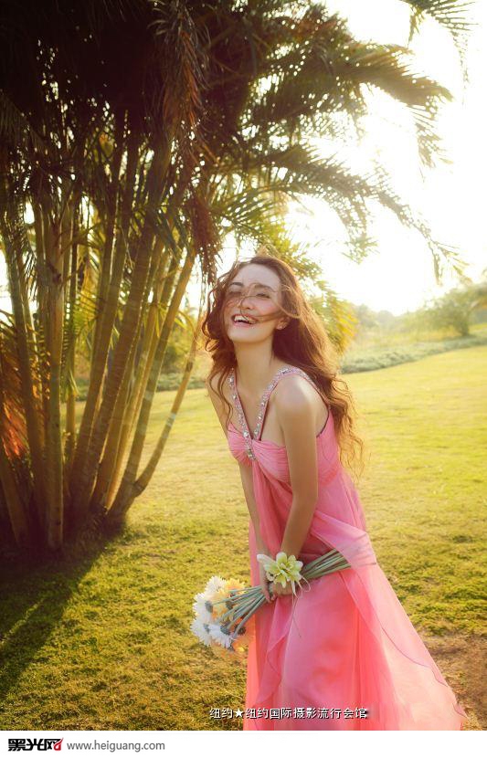 点击大图看下一张：阳光情人梦 婚纱摄影