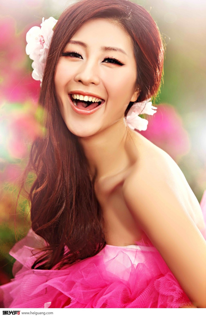 点击大图看下一张：七月花溪 婚纱摄影