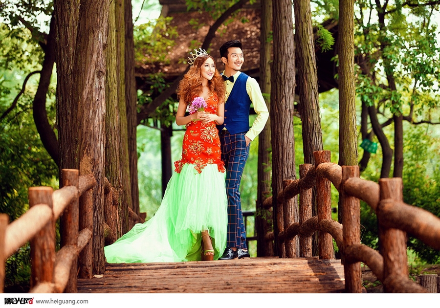 点击大图看下一张：爱延伸 婚纱摄影