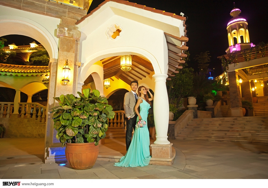 点击大图看下一张：璀璨的幸福 婚纱摄影