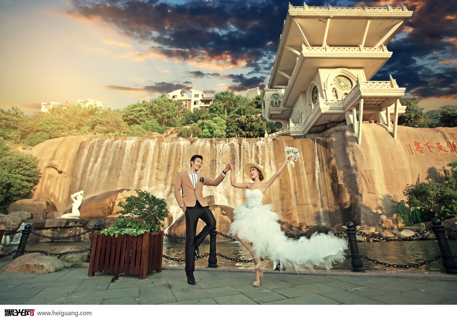 点击大图看下一张：黄昏之恋 婚纱摄影