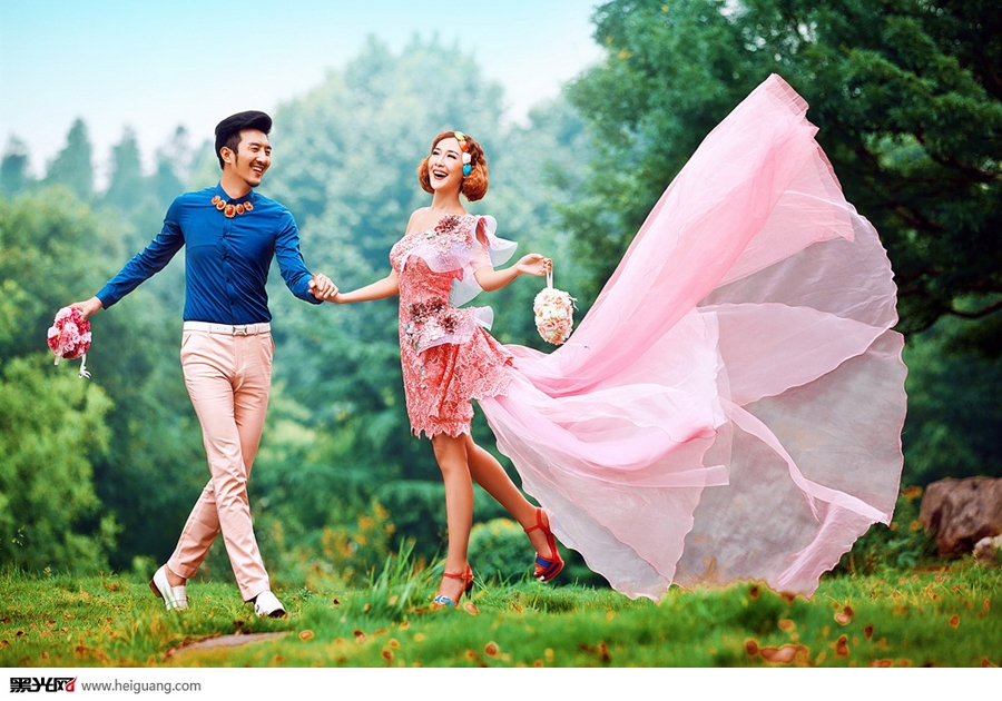 点击大图看下一张：放飞爱 婚纱摄影