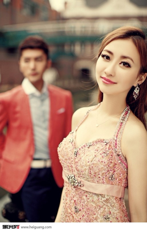 点击大图看下一张：温柔如你 婚纱摄影