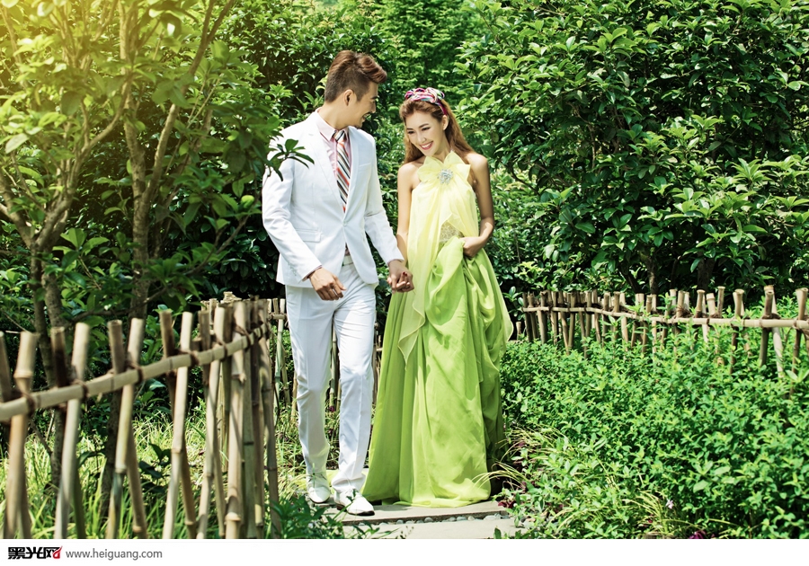 点击大图看下一张：那年夏天 婚纱摄影